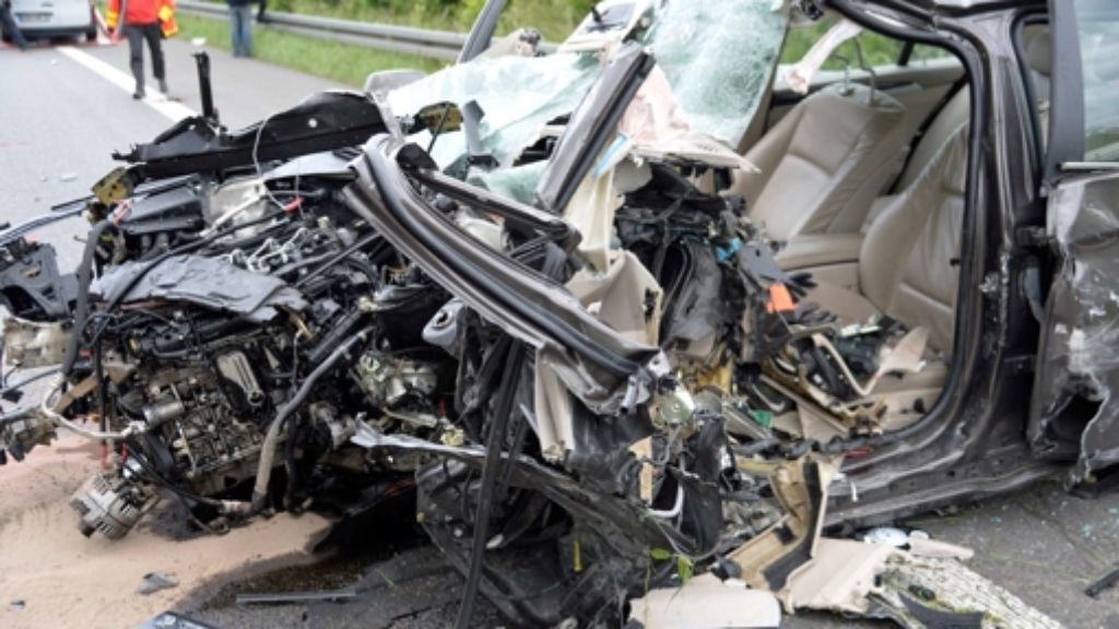 Geisterfahrer-Unfall bei Lorch: 86-Jährige kracht in Auto - zwei Tote