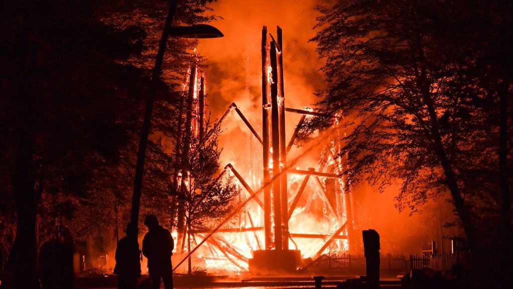 Frankfurt: Feuer vernichtet Goetheturm
