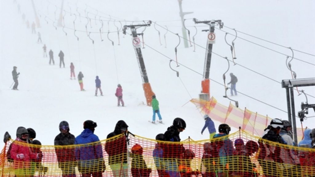 Feldberg: Viel Schnee lockt Skifahrer