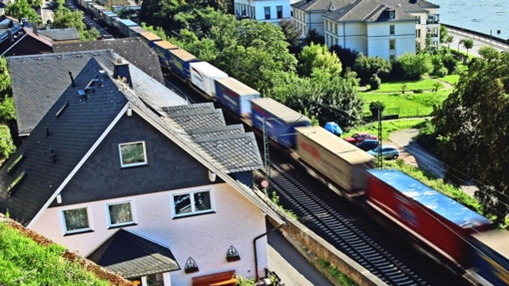 Lärmschutz bei der Bahn: Dobrindt will alle lauten Güterzüge verbieten