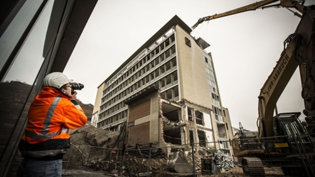 Stuttgart 21: Abriss des alten IHK-Baus beginnt