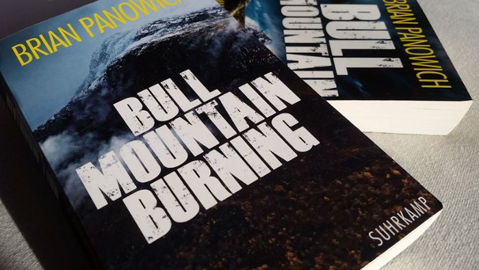 Brian Panowich: „Bull Mountain Burning“: Mit mächtigem  Anzug