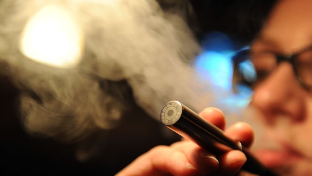 Schwedische Studie zu E-Zigaretten: Elektrische Variante so ungesund wie normale Zigarette
