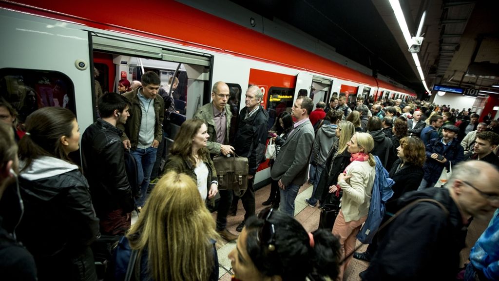 Volksfest in Stuttgart: Bahn warnt vor Bettlern in Zügen