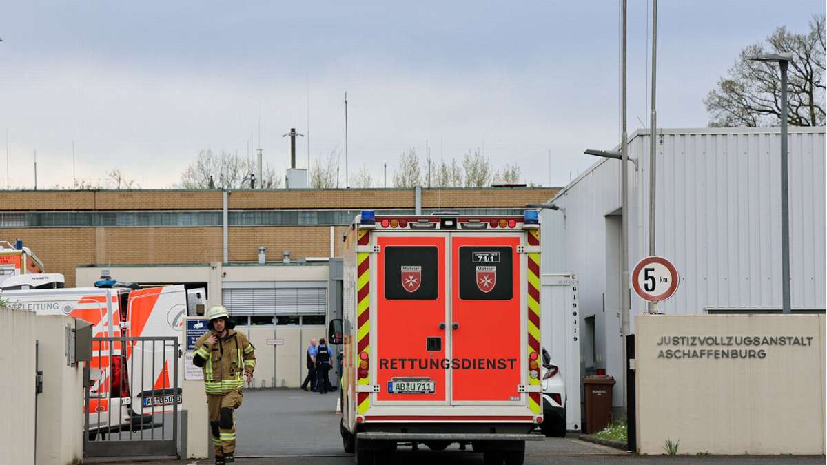 JVA Aschaffenburg: Häftling steckt wohl eigene Matratze in Brand