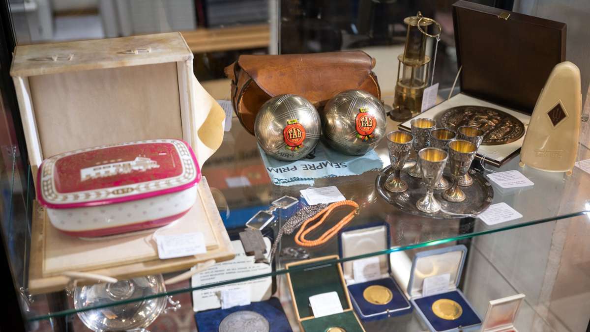 Auktion in Stuttgart um Adenauer-Nachlass: Italienische Boccia-Kugeln und alter Portwein vom Diktator