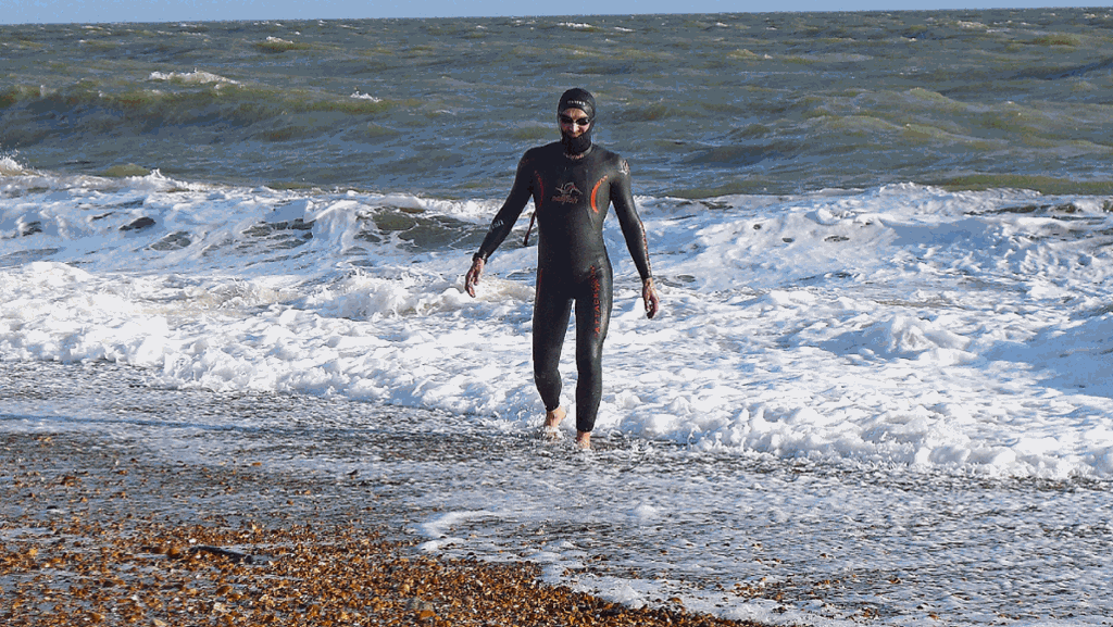 England: Brighton: Schwimmverrückt