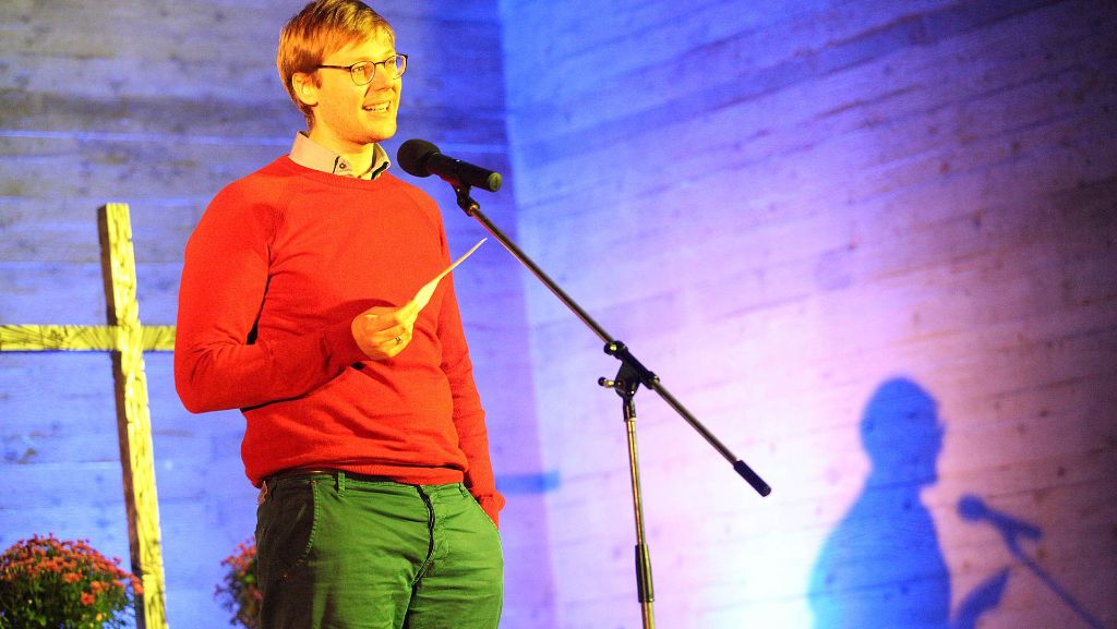 Preacher Slam in Stuttgart: Pfarrer füllen Kirche mit Poesie