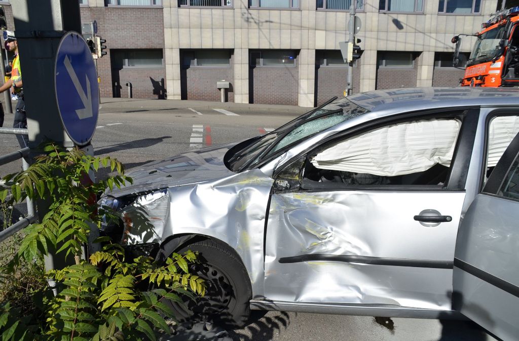 Am Samstag ereignete sich auf der Pragstraße in Stuttgart ein Verkehrsunfall.