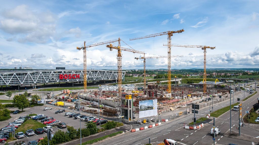 Baustelle am Flughafen Stuttgart: Die Ernst & Young-Zentrale im Mai