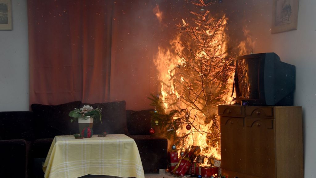 Brandfall Weihnachtsschmuck: Advent, Advent – es lichterloh brennt