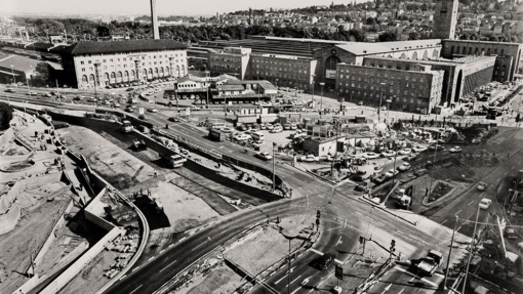 Von Zeit zu Zeit: Arnulf-Klett-Platz: Die ewige Baustelle am Bahnhof