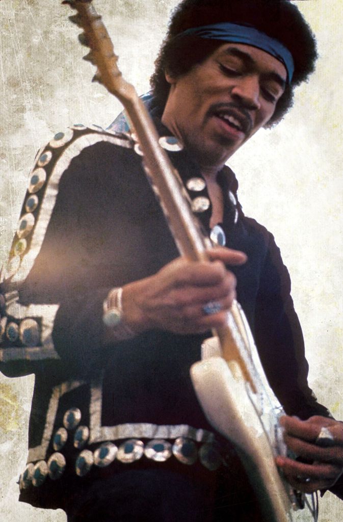 Star Spangled Banner (1969): Beim legendären Woodstock-Festival intonierte Hendrix die US-Nationalhymne als kreischendes, kakofonisches Klanginferno. Das Hippie-Publikum hörte darin einen erschütternden Kommentar zum Vietnamkrieg, doch der Künstler dementierte später, seinen Vortrag so gemeint zu haben.Im Bild: Jimi Hendrix, undatiert