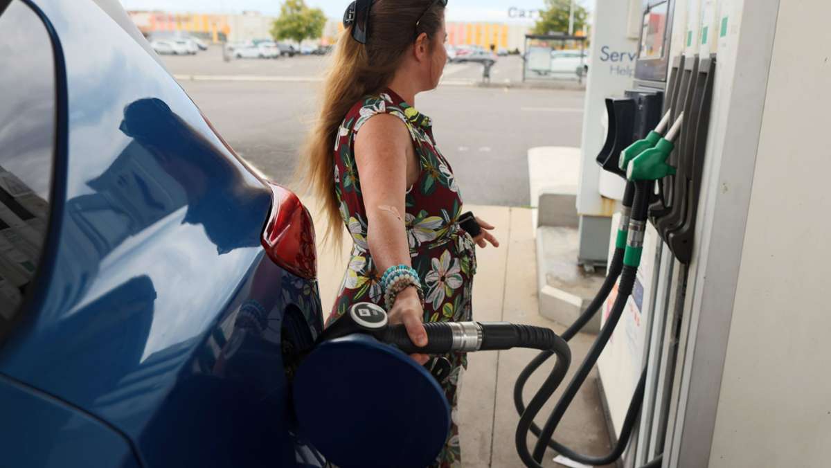 Hohe Preise an Tankstellen: Kartellamt rät Spritpreis-Apps zu nutzen und hat Dieselpreis im Auge