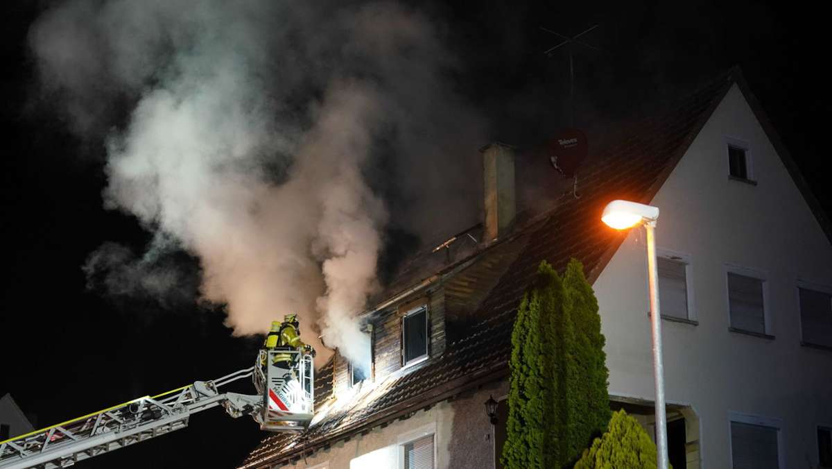 Nürtingen: Wohnhaus brennt