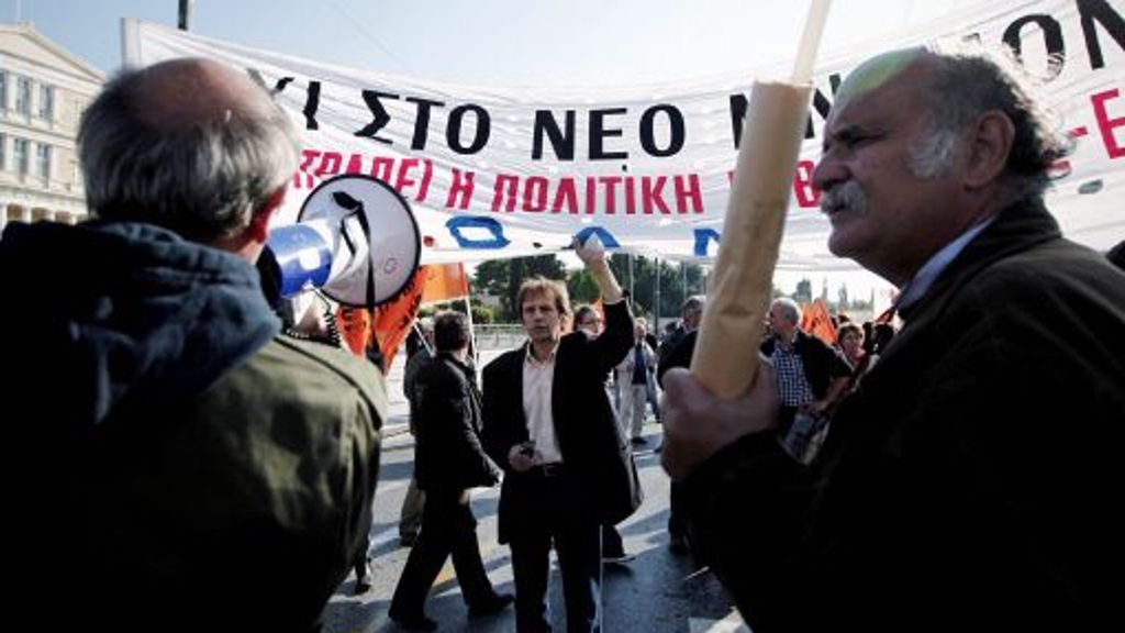 Thessaloniki: Demonstranten bewerfen deutschen Diplomaten mit Kaffee