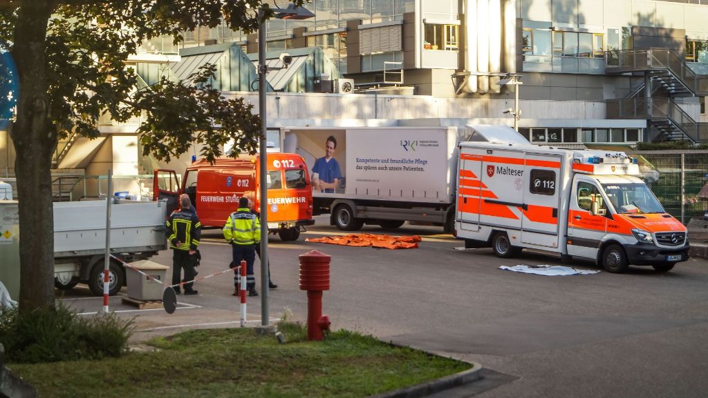 Nervenkrieg in Ludwigsburg: Großeinsatz: Mann droht von Klinik zu springen