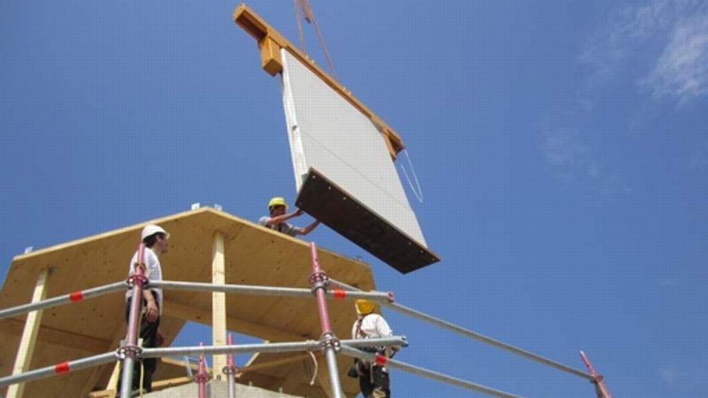 Technik: Ein Holzturm für den  Rotor