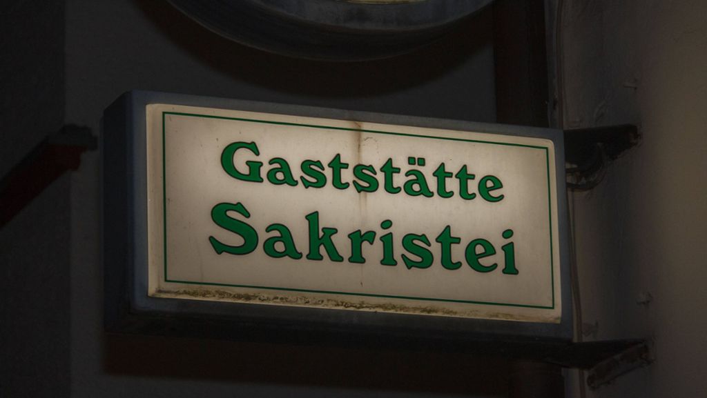 Clubbetreiber übernehmen Sakristei in Stuttgart: Keine DJs kommen in die Kneipe – König Fußball bleibt