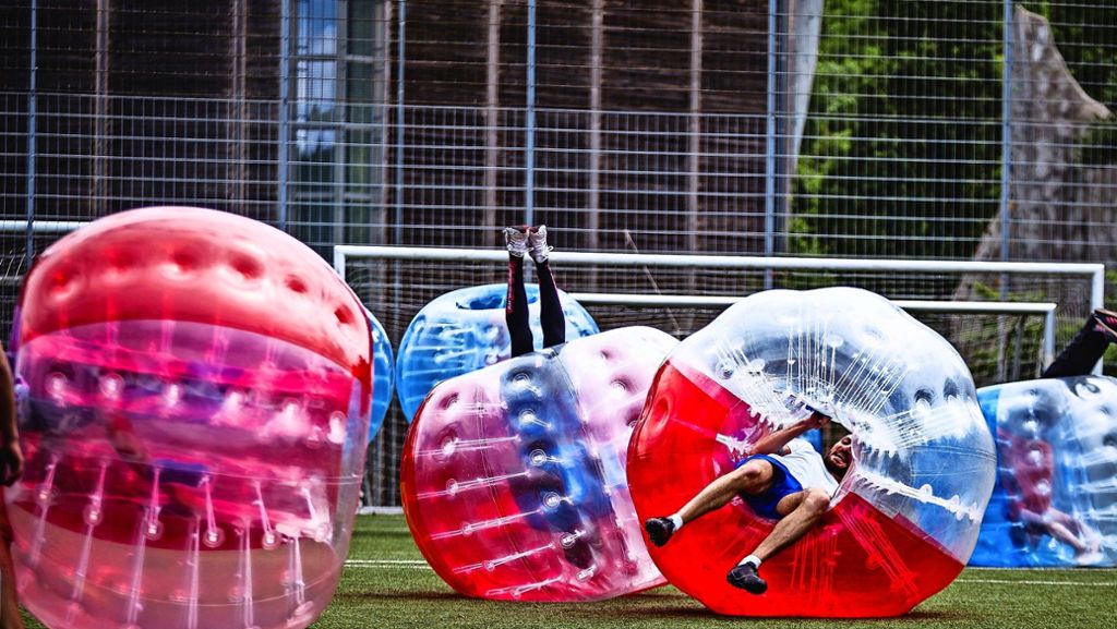 Stuttgart-Degerloch: Bubble Soccer Turnier für guten Zweck