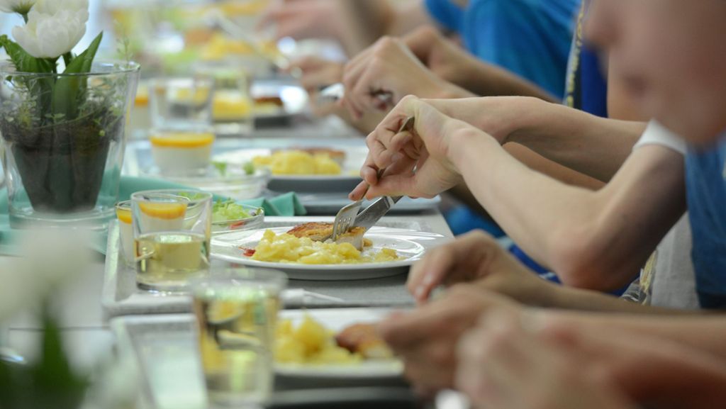 Stuttgart: Jugendrat fordert gesünderes Essen in Schulküchen