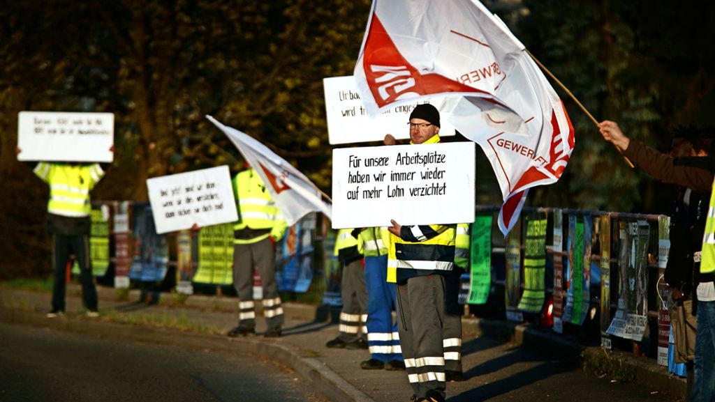Warnstreik in Urbach: Saure Mienen bei Coca-Cola