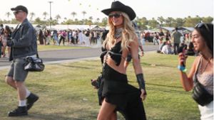 Coachella-Outfits: Cowboyboots – und sonst nicht viel