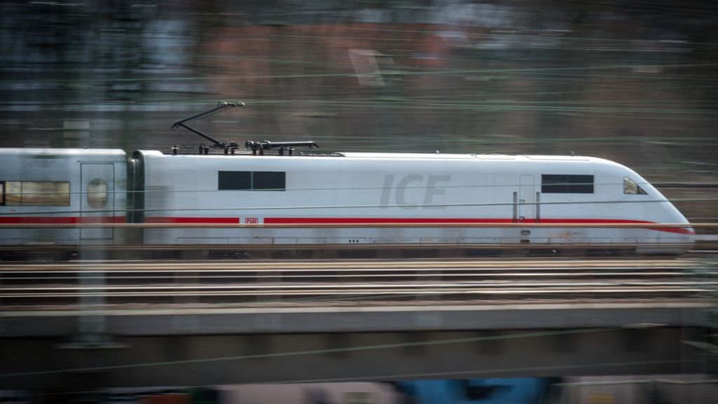 Wegen einer Drei im Zeugnis: Junge fährt mit dem Zug nach Basel