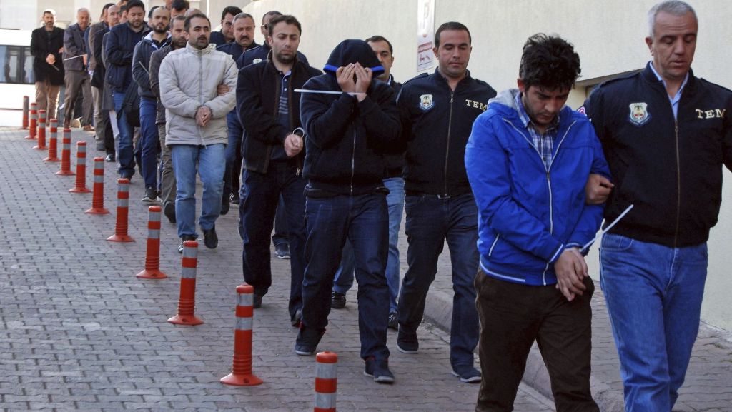 Türkei: 35 Journalisten sollen wegen App in Haft