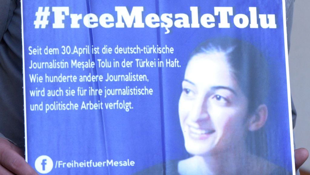 Deutsche Journalistin aus Ulm: Mesale Tolu drohen in der Türkei 15 Jahre Haft