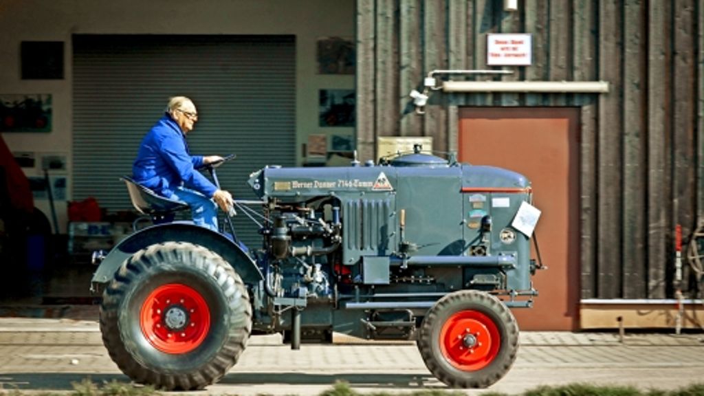 Oldtimer-Traktoren in Tamm: Knatternde Liebeserklärung an analoge Technik