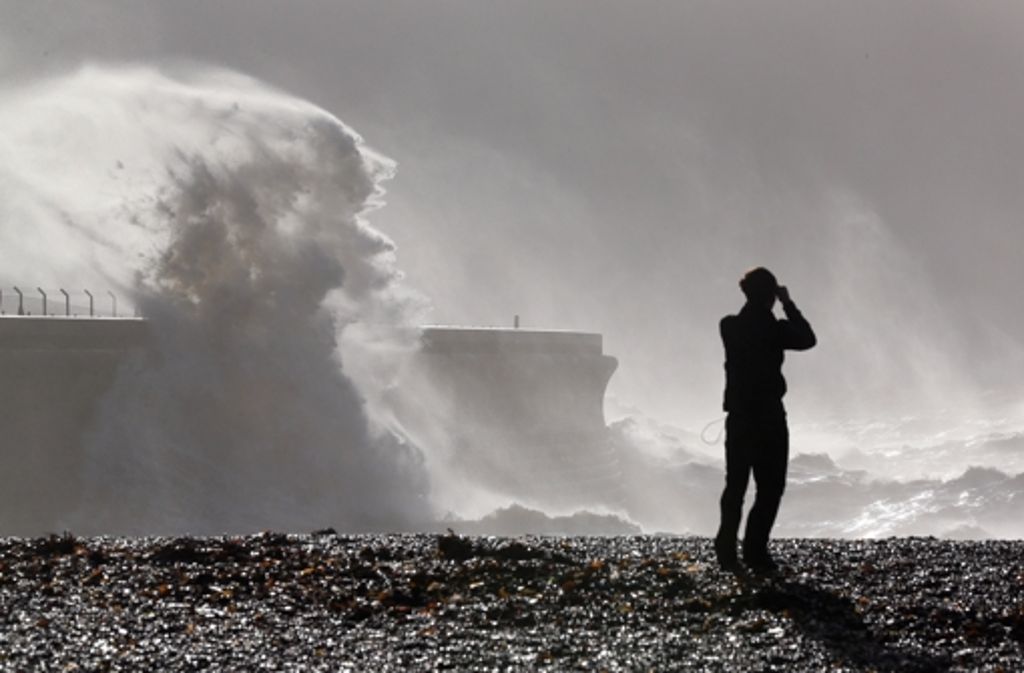 In fast allen Küstenregionen wird der Meeresspiegelanstieg zu häufigeren Überschwemmungen und mehr Erosion führen, sagt der Weltklimarat. Im Bild: der Hafen von Dover.