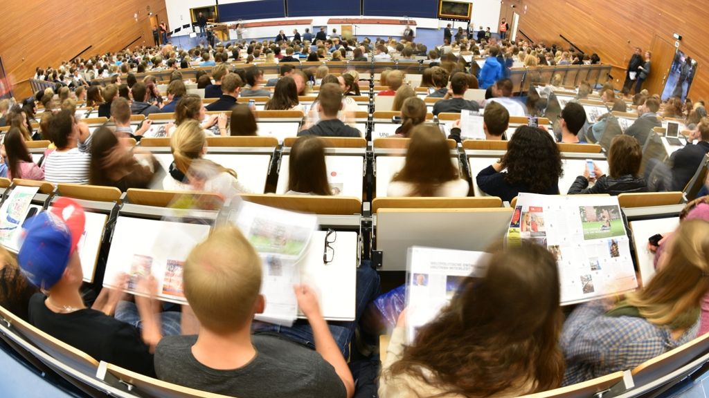 Flüchtlinge in Deutschland: Hochschulzugang wird mit 100 Millionen Euro gefördert