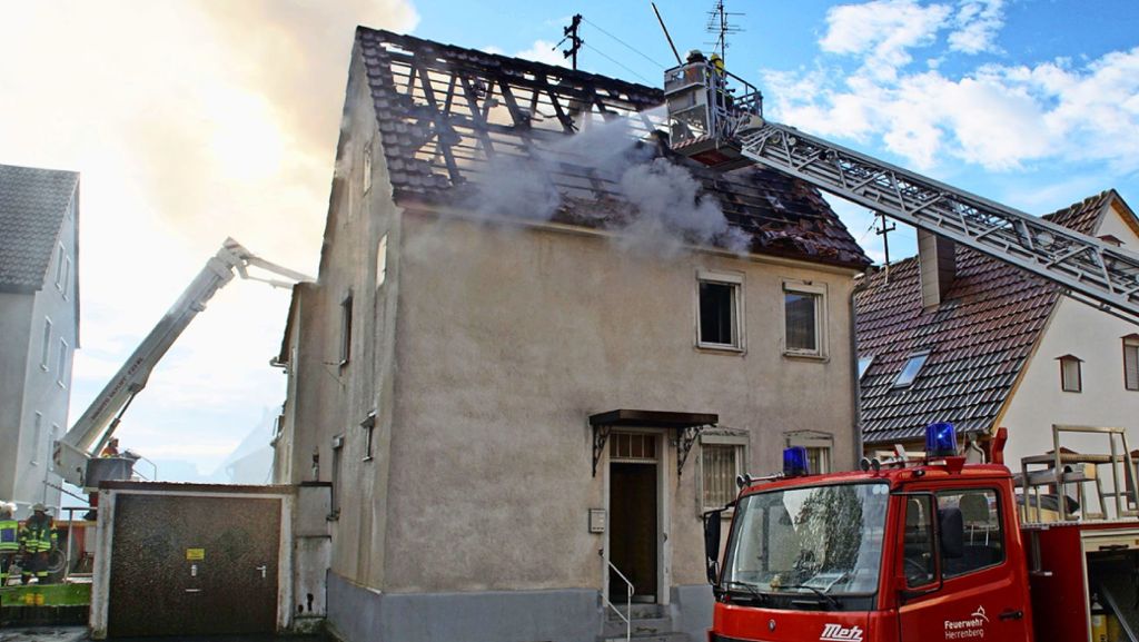Gärtringen: Frau stirbt bei Feuer in ihrem Haus