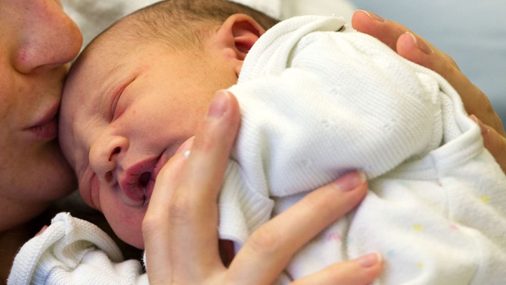 Geburtenrate in Baden-Württemberg: Zahl minderjähriger Mütter gestiegen