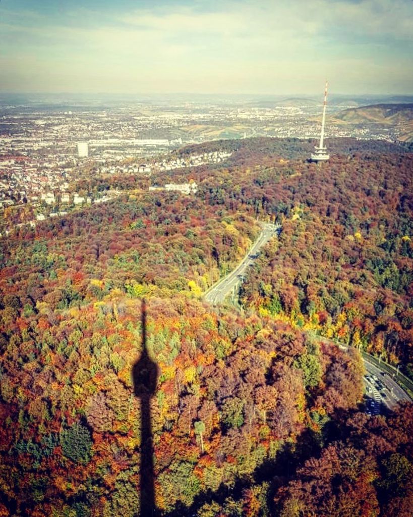 Vom Fernsehturm aus hat man zu jeder Jahreszeit, aber besonders im Herbst, einen einzigartigen Blick über Stuttgart.