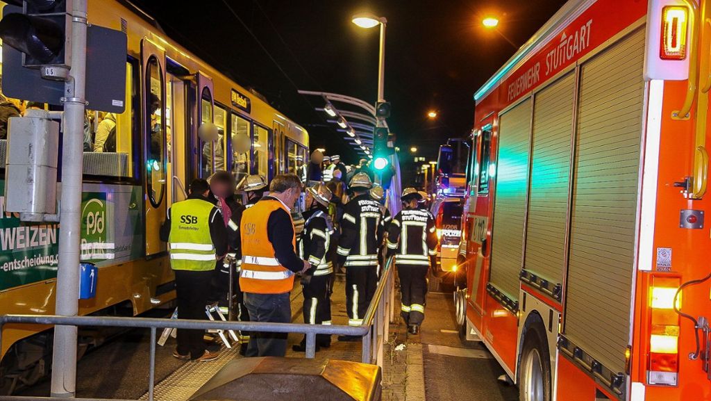 Schwerer Unfall am Berliner Platz: 26-Jähriger von Stadtbahn erfasst