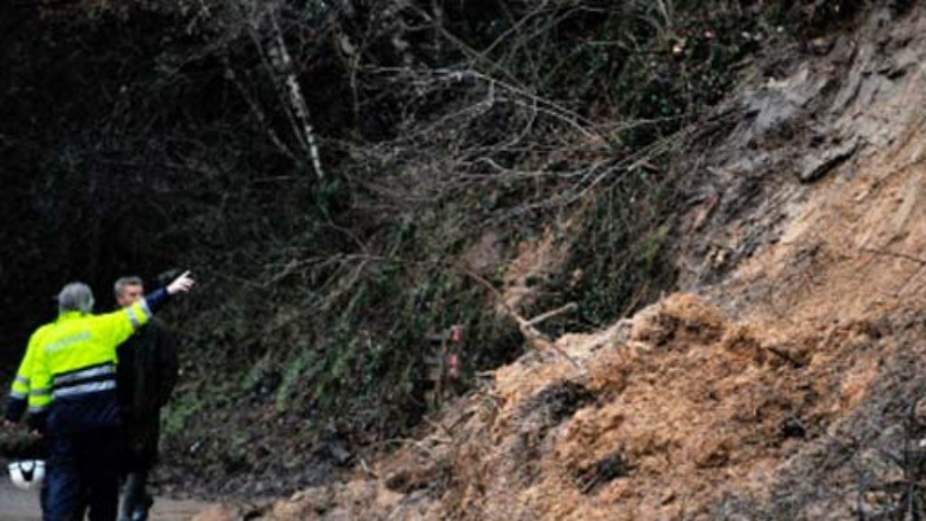 Erdrutsch am Bodensee: Wanderin kommt ums Leben