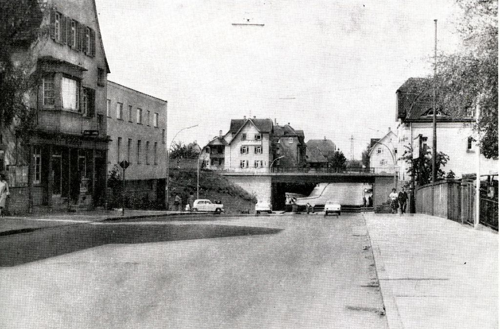 Historische Aufnahme der Bahnunterführung Fellbach.