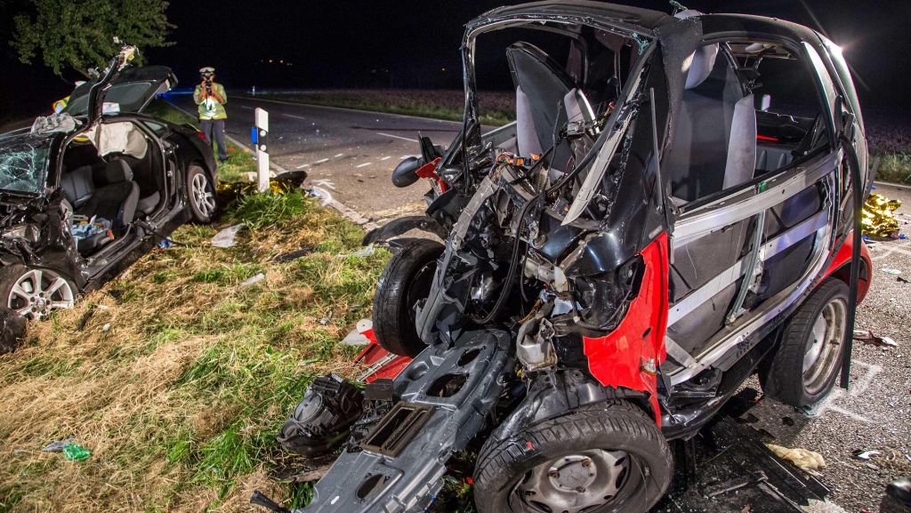 Tödlicher Unfall bei Löchgau: Smart-Fahrer waren nicht angeschnallt