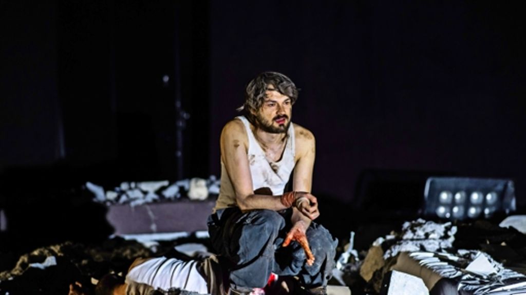 „Zerbombt“ im Stuttgarter Schauspiel: Der Krieg aller gegen alle
