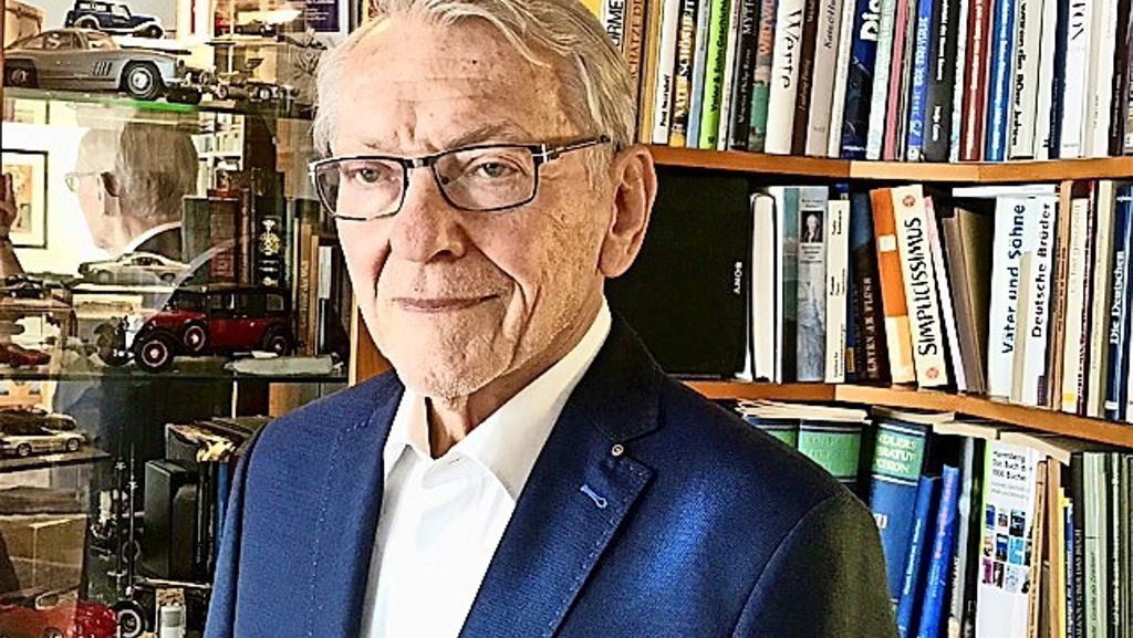 Jürgen Hering aus Stuttgart-Riedenberg: Ehemaliger Leiter der Uni-Bibliothek Stuttgart wird 80