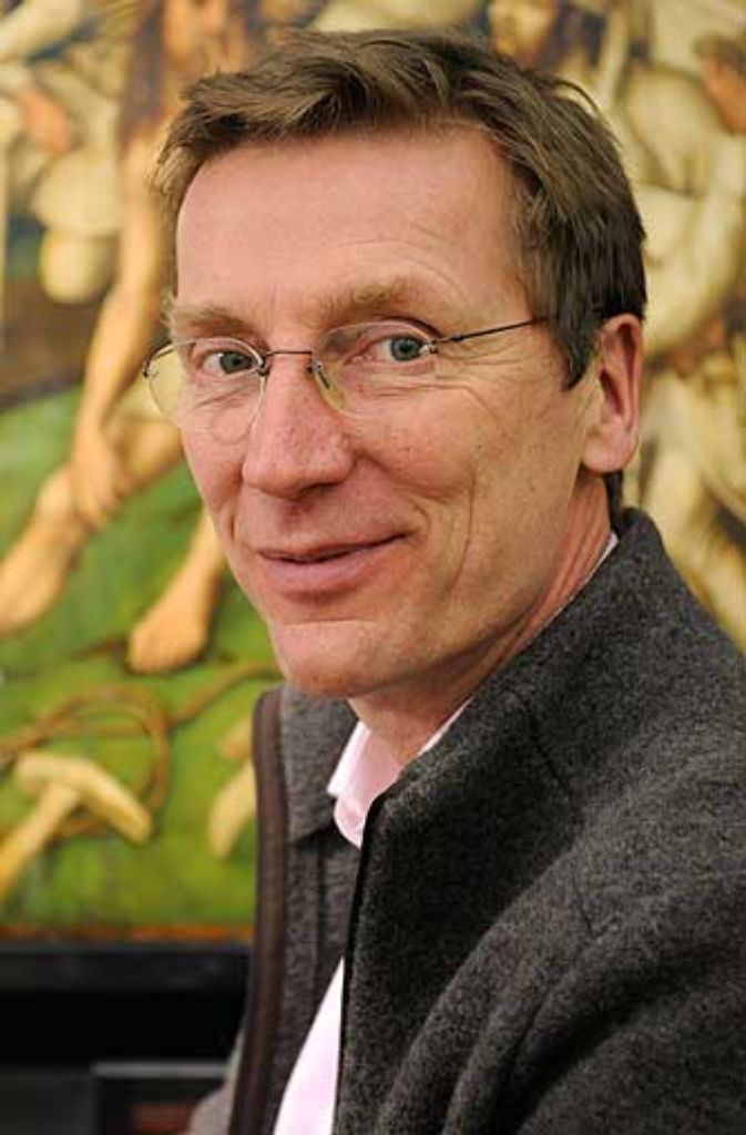 Henning Autzen ist der Leiter der Gemälderestaurierung.
