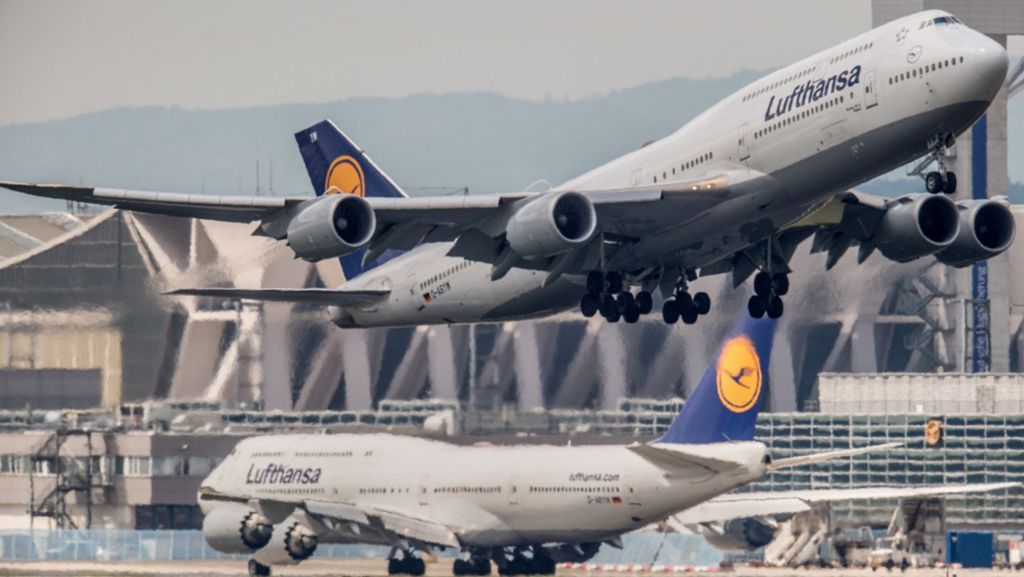 Frankfurt am Main: Lufthansa-Jet dreht wegen Schmorgeruchs um