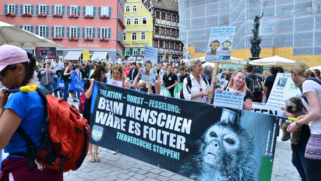 Protest gegen Tierversuche in Tübingen: Gezielte Einschüchterung von Spitzenforschern?