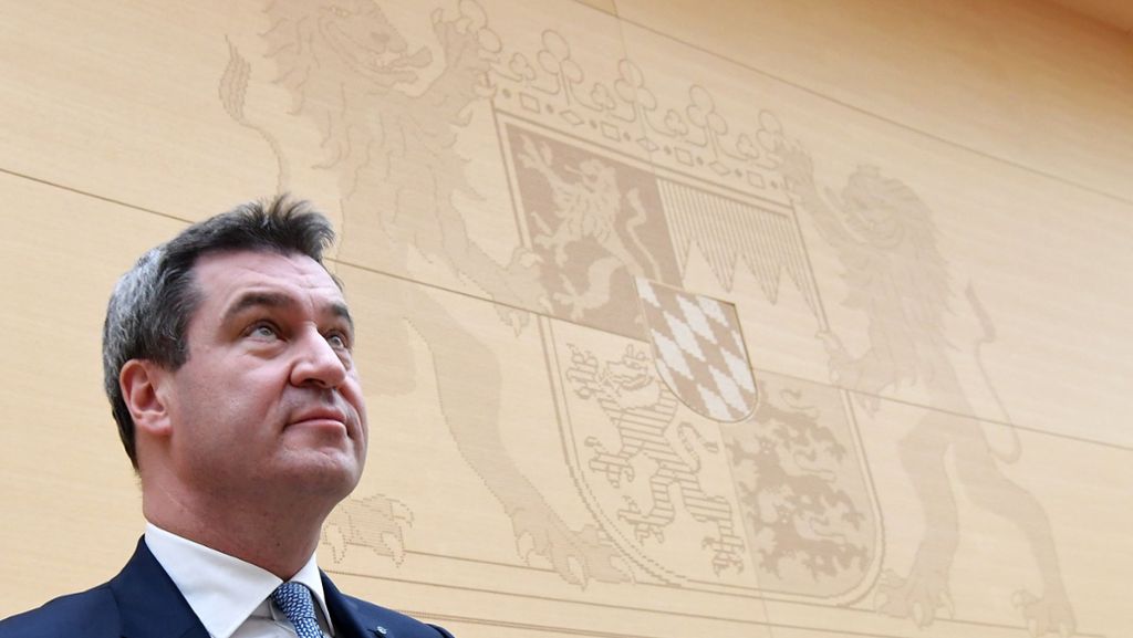 Landespolitik in Bayern: Söder baut Kabinett kräftig um und wirft Minister raus