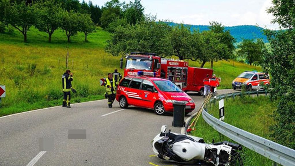 Motorrad-Unfall im Kreis Esslingen: Fahrer kracht in Auto und stirbt