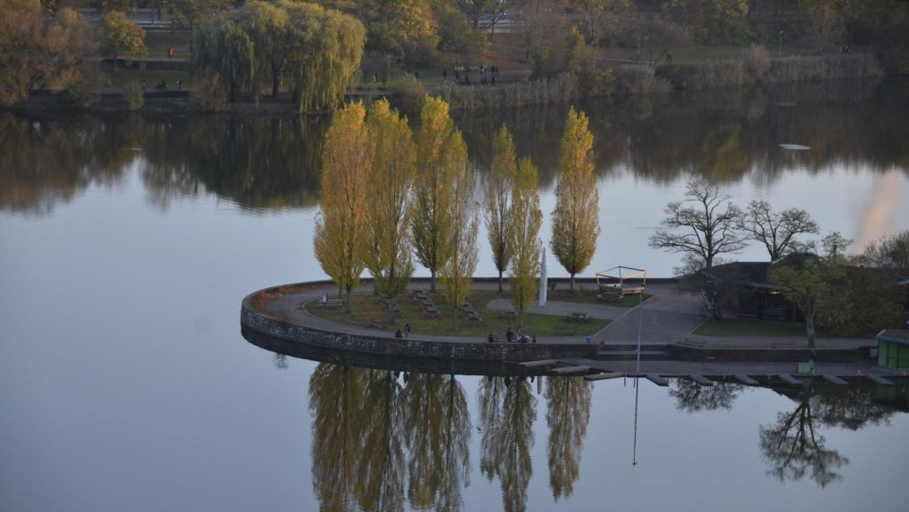 Herbst in Stuttgart: Beste Aussicht vom Neckartal an den Feiertagen