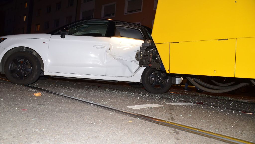 Stuttgart-Bad Cannstatt: Stadtbahn-Unfall verursacht hohen Schaden