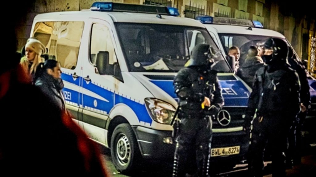 Übergriffe in der Silvesternacht: Stuttgarter  Polizei ermittelt gegen zwei Tätergruppen